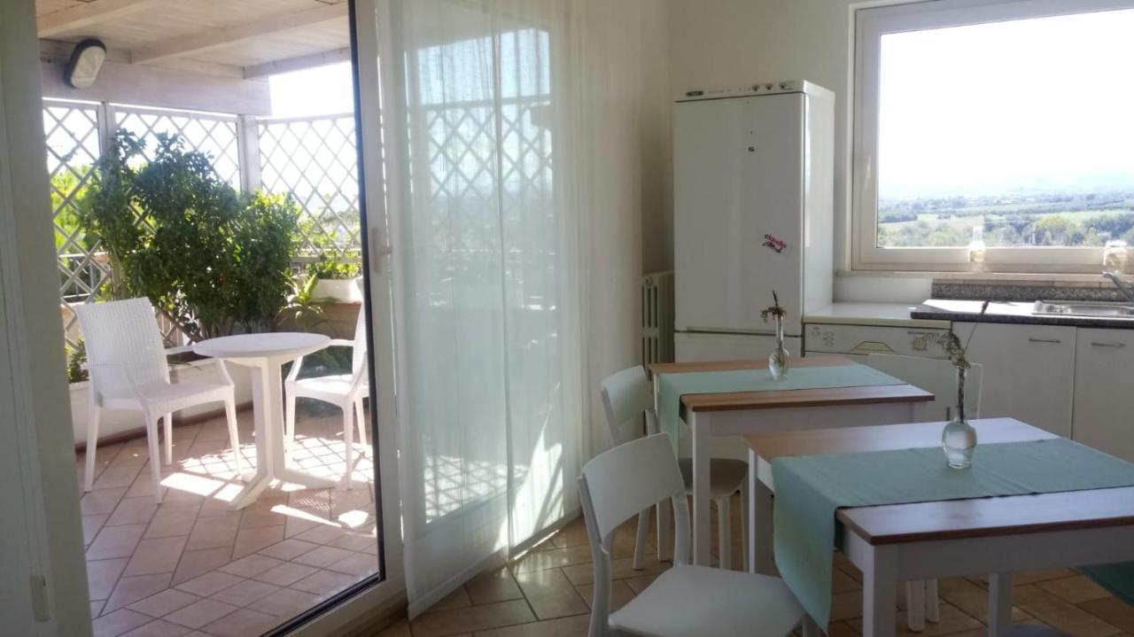 Il Cielo In Una Stanza Hotel Giulianova Bagian luar foto